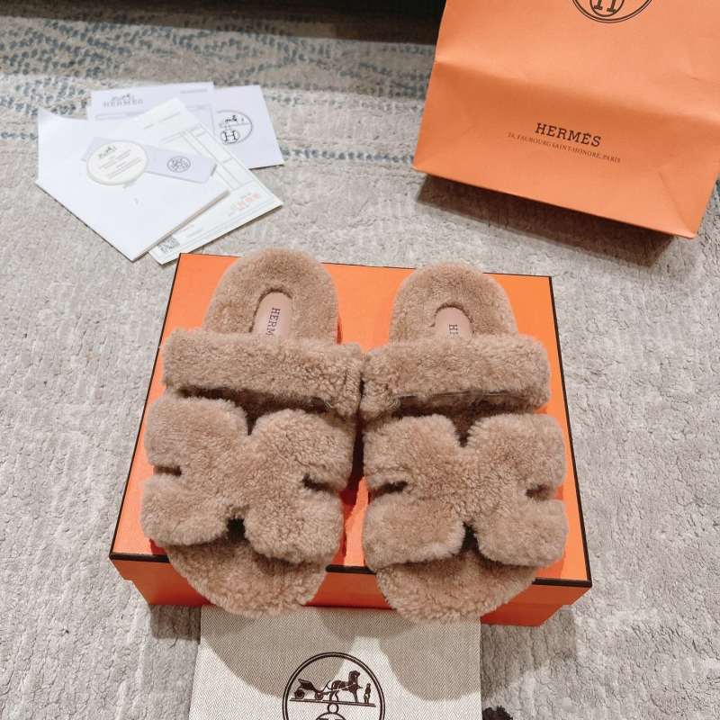H**mes slippers